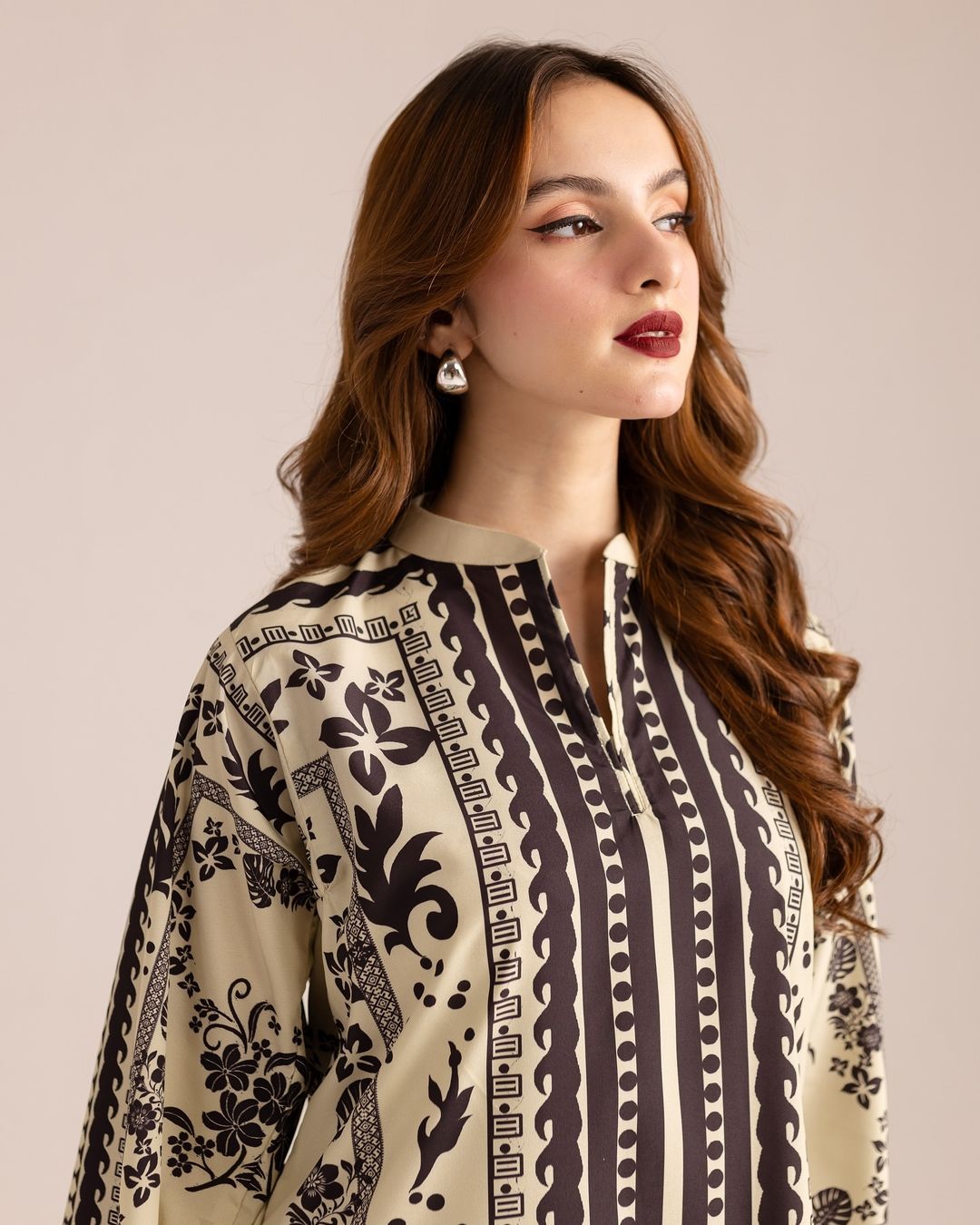 HANIA AMIR DIGITAL PRINTED 2Pc STICHED SUIT